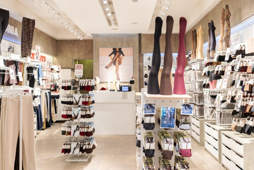 Asortyment sklepu Calzedonia w M1 Kraków