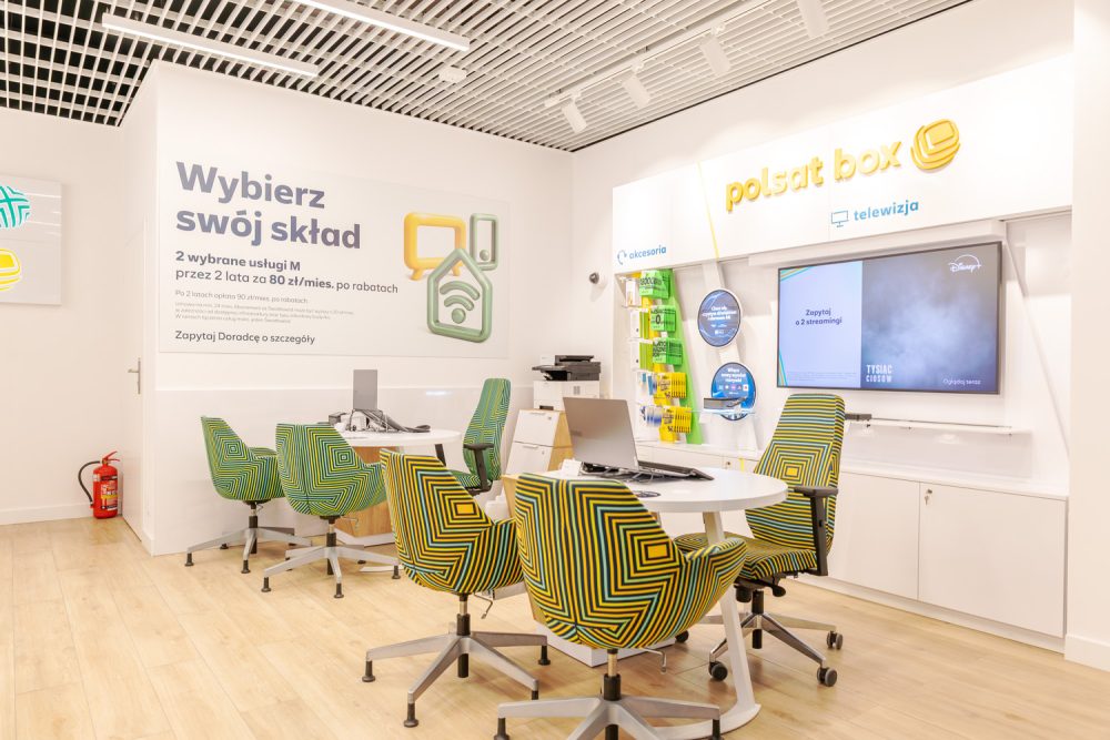 Wnętrze salonu Plus i Polsat Box w M1 Kraków