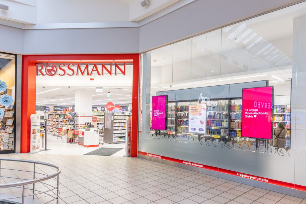 Witryna drogerii Rossmann w M1 Kraków