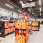 Wnętrze sklepu Sports Direct w M1 Kraków