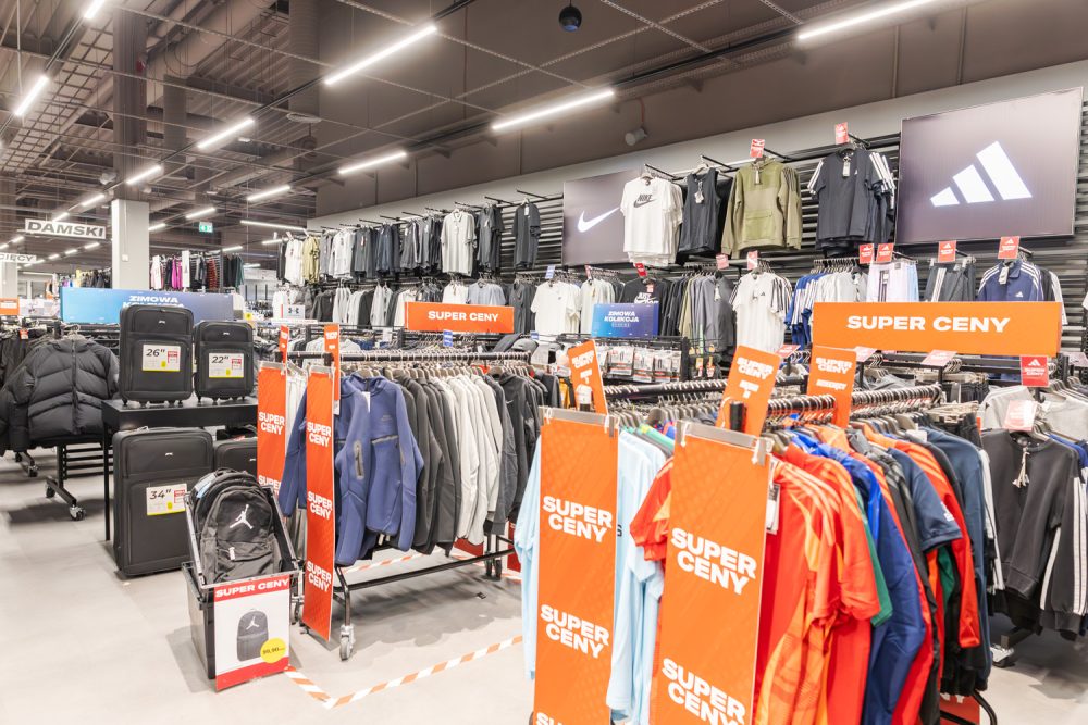 Asortyment sklepu Sports Direct w M1 Kraków