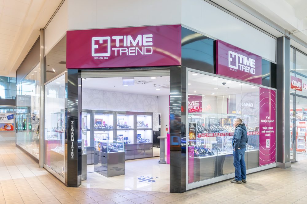 Witryna salonu Time Trend w M1 Kraków