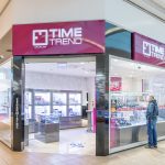 Witryna salonu Time Trend w M1 Kraków
