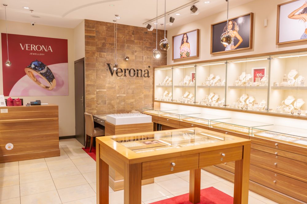 Asortyment salonu biżuterii Verona w M1 Kraków