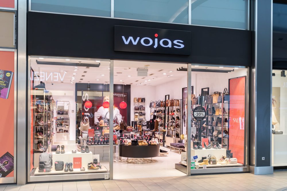 Witryna sklepu obuwniczego Wojas w M1 Kraków
