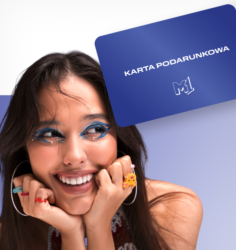 Karta podarunkowa M1 Kraków. Uśmiechnięta brunetka